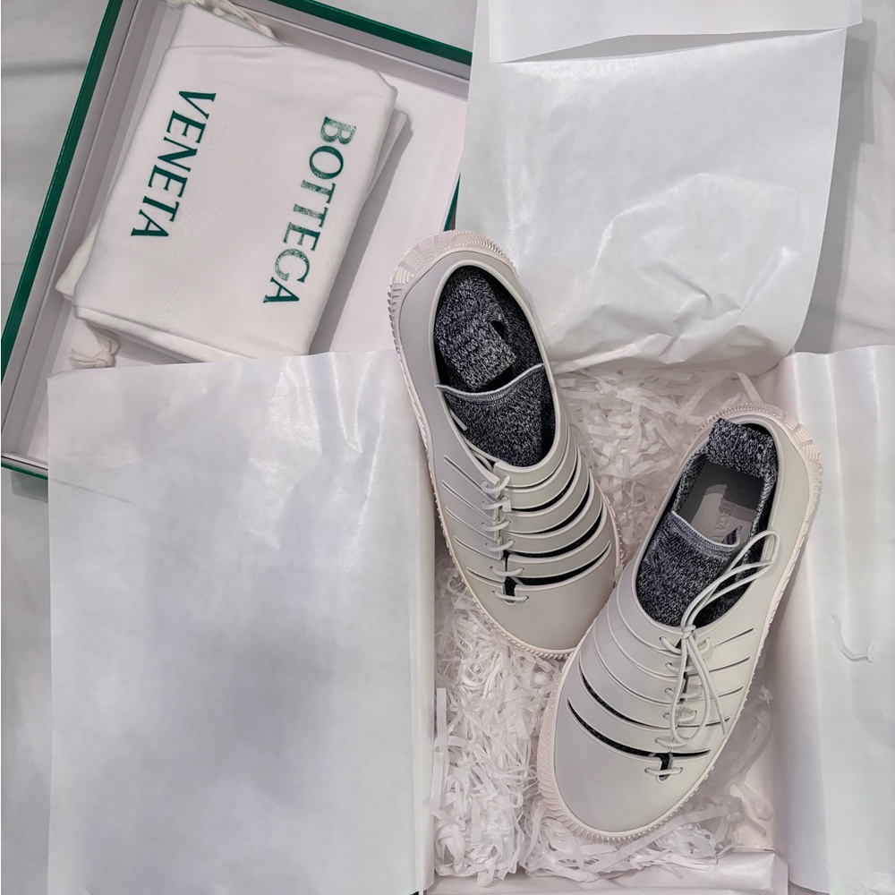 Stylish White Bottega Shoes - Picture 2 of 6